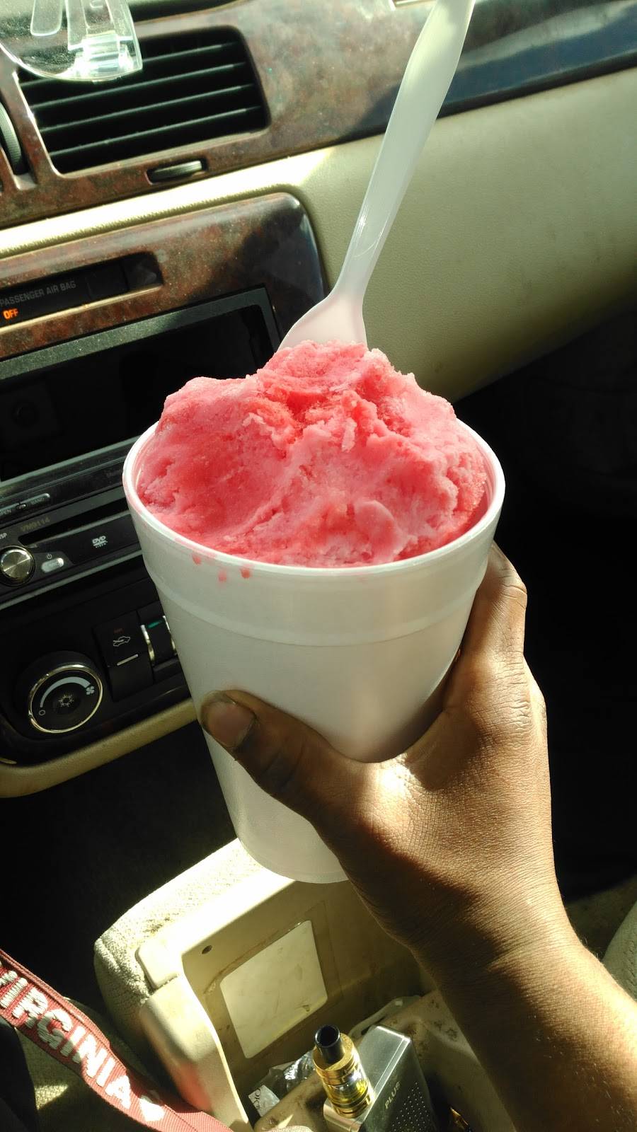 Pelicans SnoBalls | restaurant | 630 W Main St, Spartanburg, SC 29301, USA | 5709757415 OR +1 570-975-7415