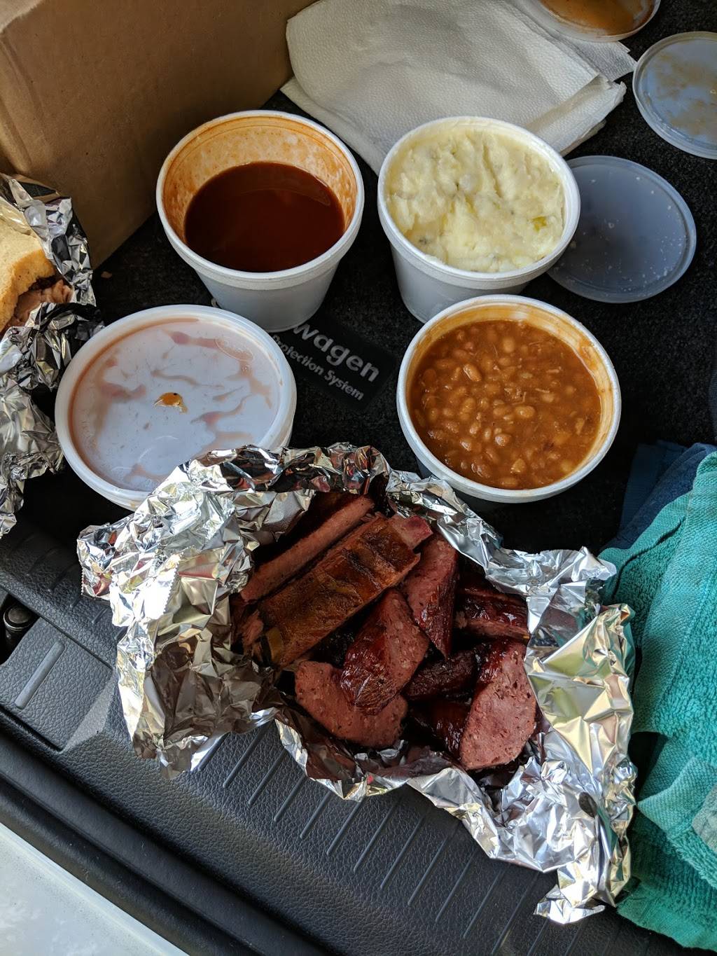 Meshacks Bar-B-Que | restaurant | 240 E Avenue B, Garland, TX 75040, USA | 2142274748 OR +1 214-227-4748