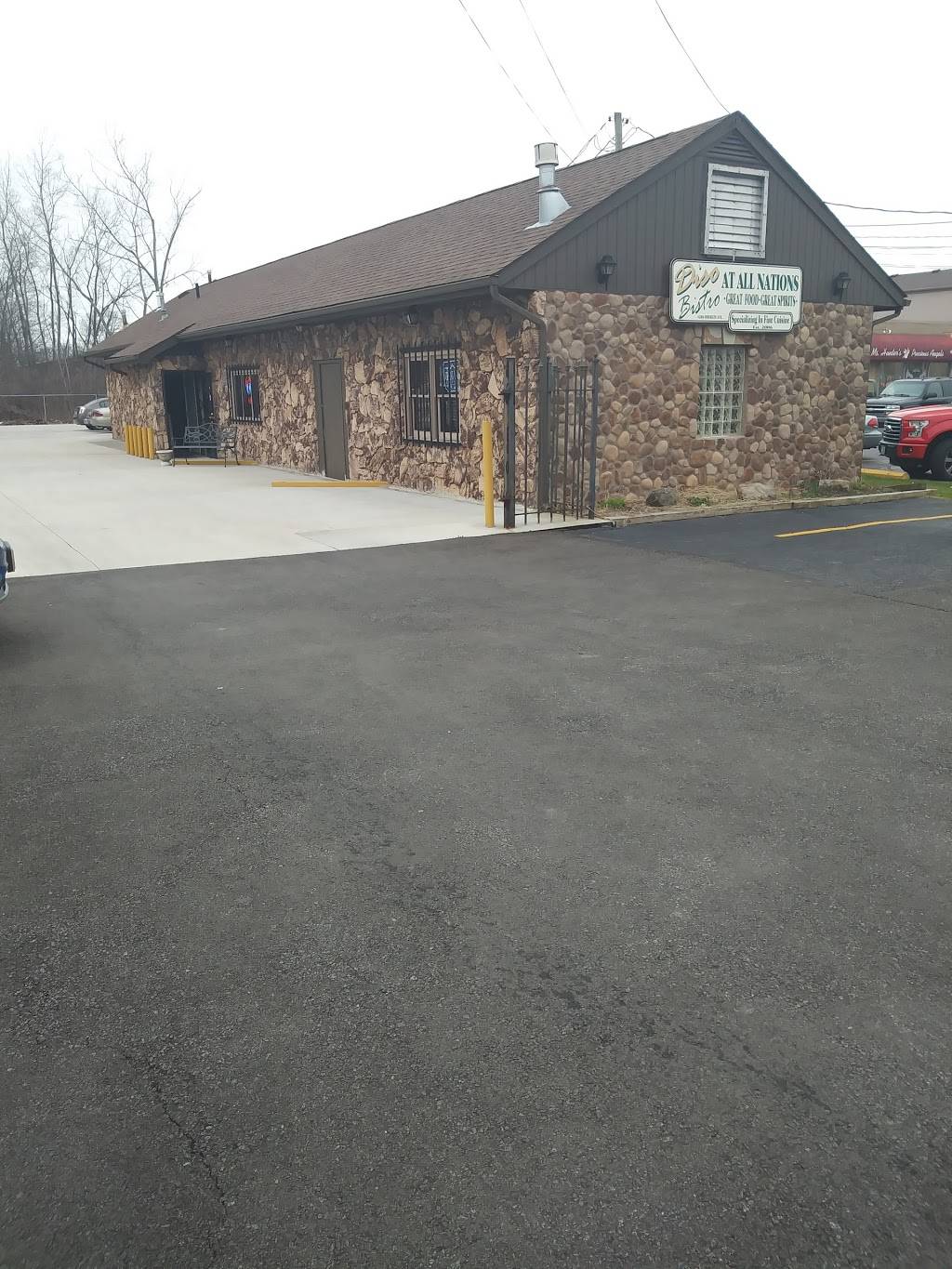 Disos Bistro At All Nations | restaurant | 4286 Oberlin Ave, Lorain, OH 44053, USA | 4402821195 OR +1 440-282-1195