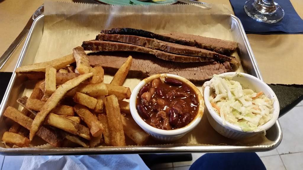 Miles on the Water | restaurant | 240 N River Rd, Mt Clemens, MI 48043, USA | 5862310134 OR +1 586-231-0134