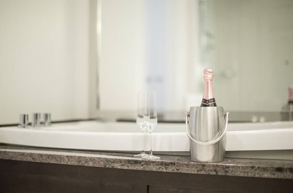 Le Bonne Entente | restaurant | 3400 Ch Ste-Foy, Québec, QC G1X 1S6, Canada | 8004634390 OR +1 800-463-4390