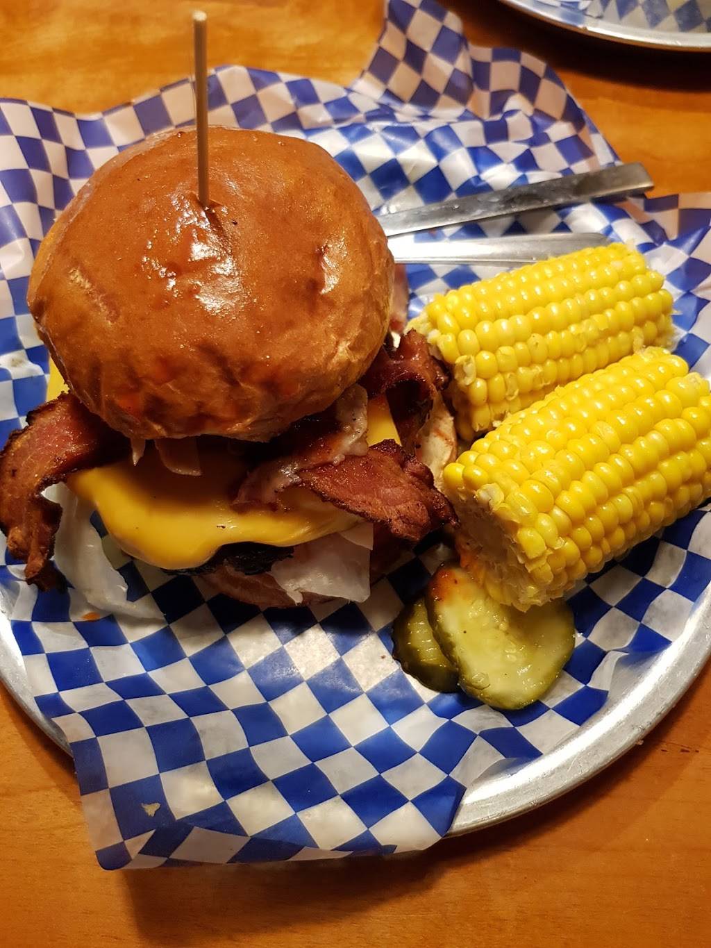 Famous Daves Bar-B-Que | restaurant | 7777 Rosedale Hwy, Bakersfield, CA 93308, USA | 6618292128 OR +1 661-829-2128