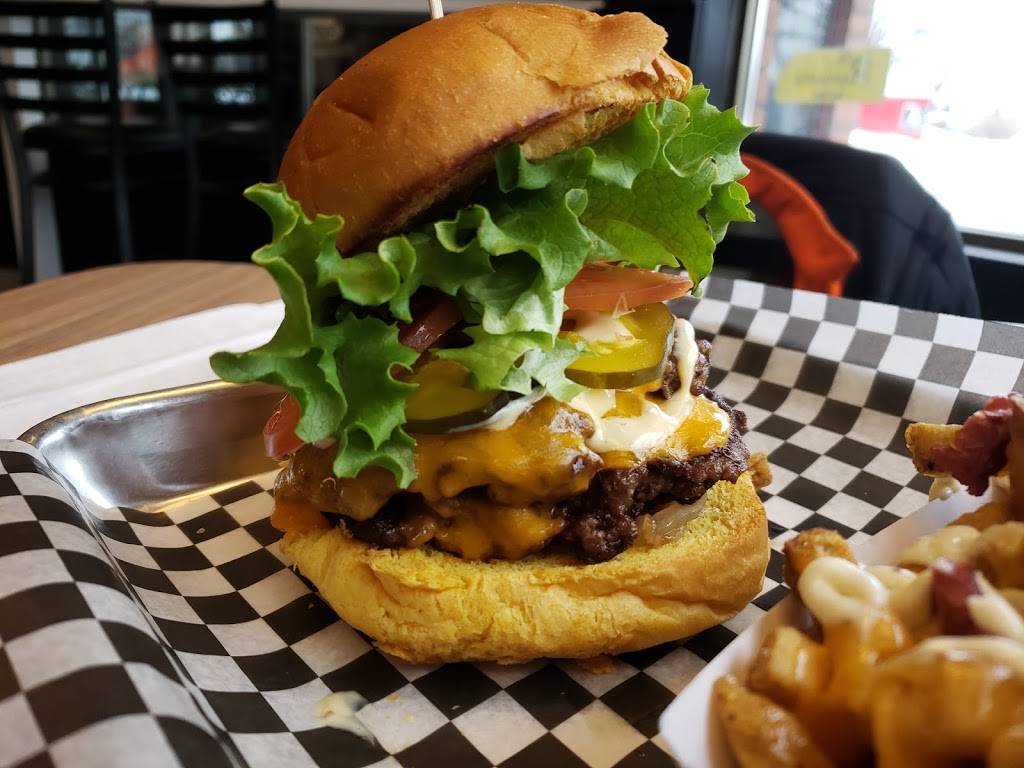 Top Gun Burger | restaurant | 7575 Keele St Unit 1, Vaughan, ON L4K 4X3, Canada | 9056696861 OR +1 905-669-6861