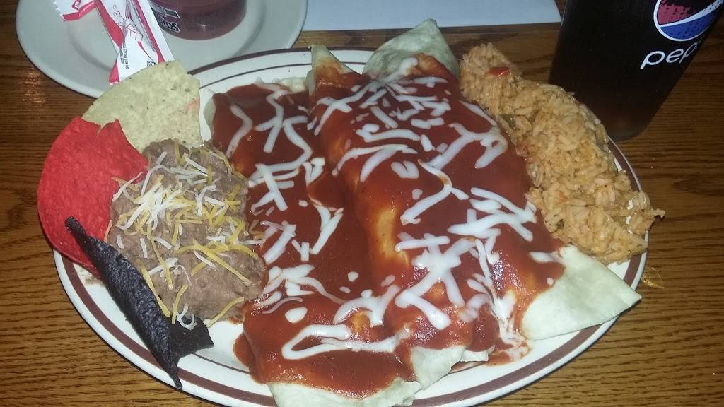 Hunt Club of Hillsdale | restaurant | 24 N Howell St, Hillsdale, MI 49242, USA | 5174377356 OR +1 517-437-7356