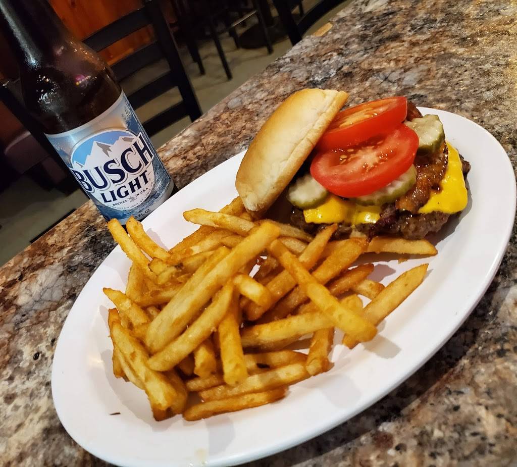 SWARM Sports Bar & Grille | restaurant | 108 E 1st St, Sumner, IA 50674, USA | 3193274145 OR +1 319-327-4145