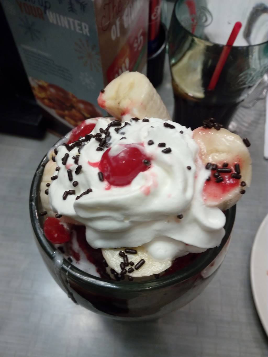 Friendlys | restaurant | 307 State Rd, North Dartmouth, MA 02747, USA | 5089949657 OR +1 508-994-9657