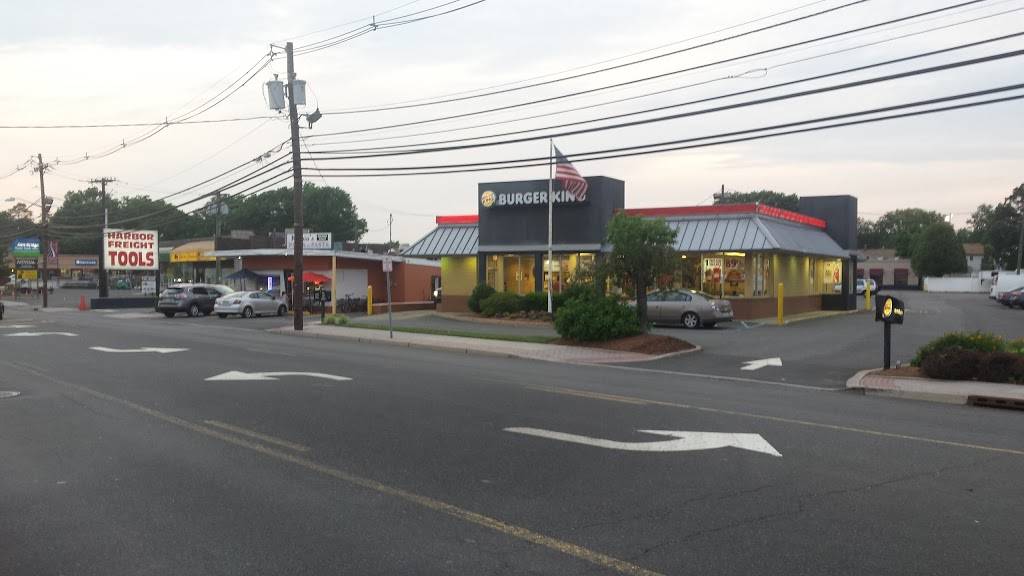 Burger King | restaurant | 439 Market St, Saddle Brook, NJ 07663, USA | 2018439882 OR +1 201-843-9882