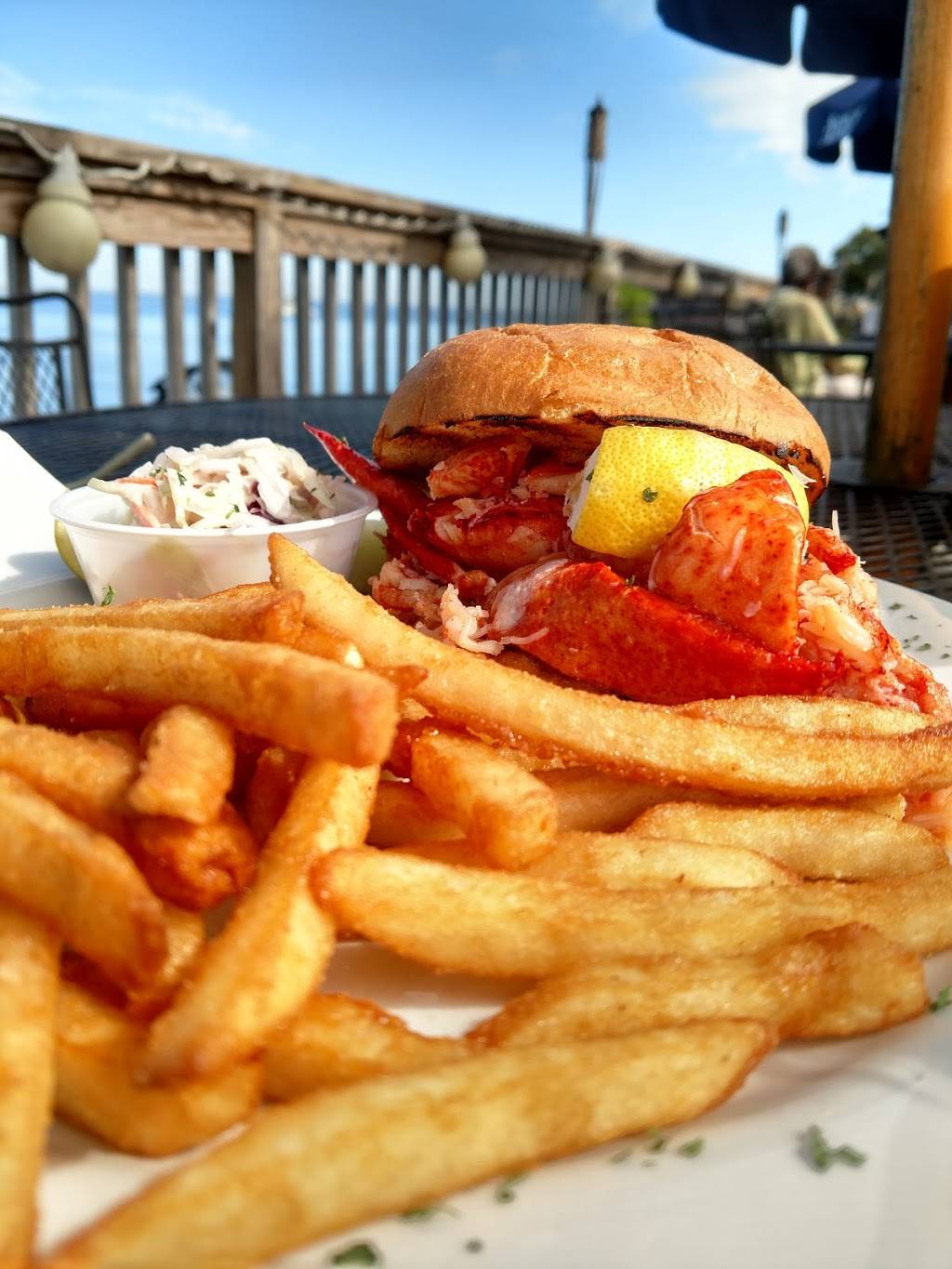 Knapps Landing | restaurant | 520 Sniffens Ln, Stratford, CT 06615, USA | 2033785999 OR +1 203-378-5999