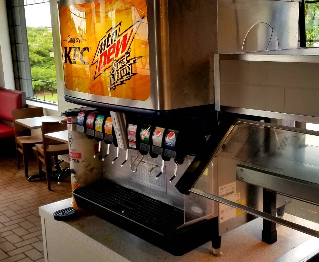 KFC | restaurant | 2540 N 11th St, Lincoln, NE 68521, USA | 4024778585 OR +1 402-477-8585