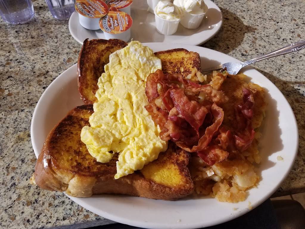 Esquire | restaurant | 105-45 Cross Bay Blvd, Jamaica, NY 11417, USA | 7188457600 OR +1 718-845-7600