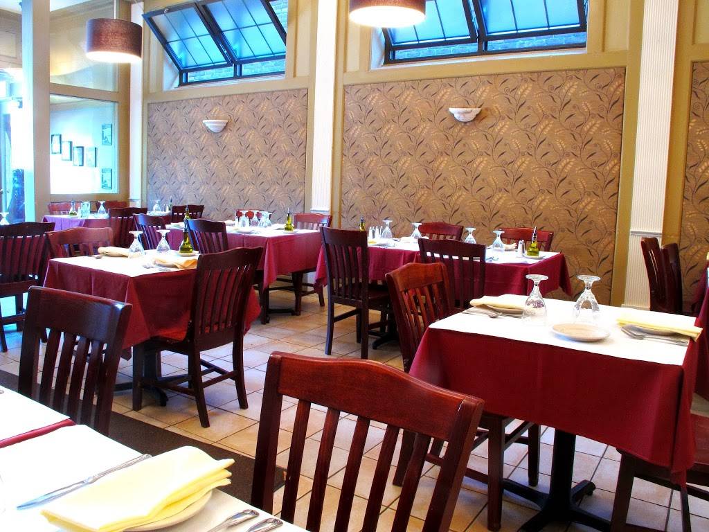 Delfino Restaurant | restaurant | 754 South St, Roslindale, MA 02131, USA | 6173278359 OR +1 617-327-8359