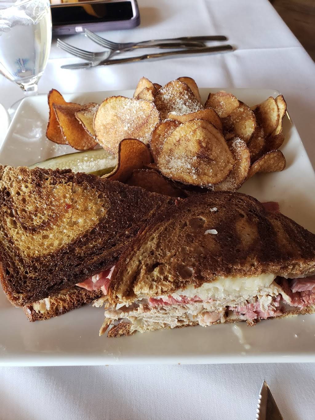 Public Landing Restaurant | restaurant | 200 W 8th St, Lockport, IL 60441, USA | 8158386500 OR +1 815-838-6500