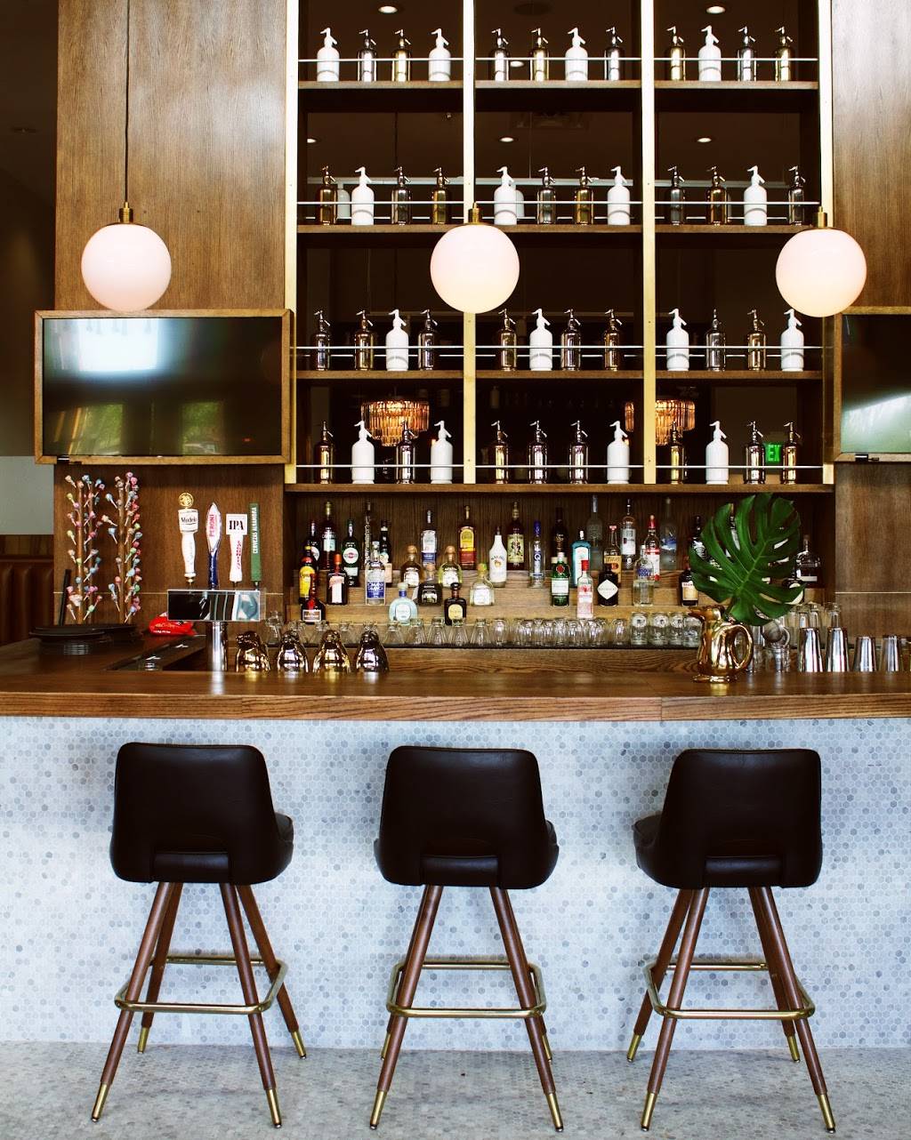 Milanezza - Dolphin Mall | restaurant | 11401 NW 12th St R103, Miami, FL 33172, USA | 3057041875 OR +1 305-704-1875