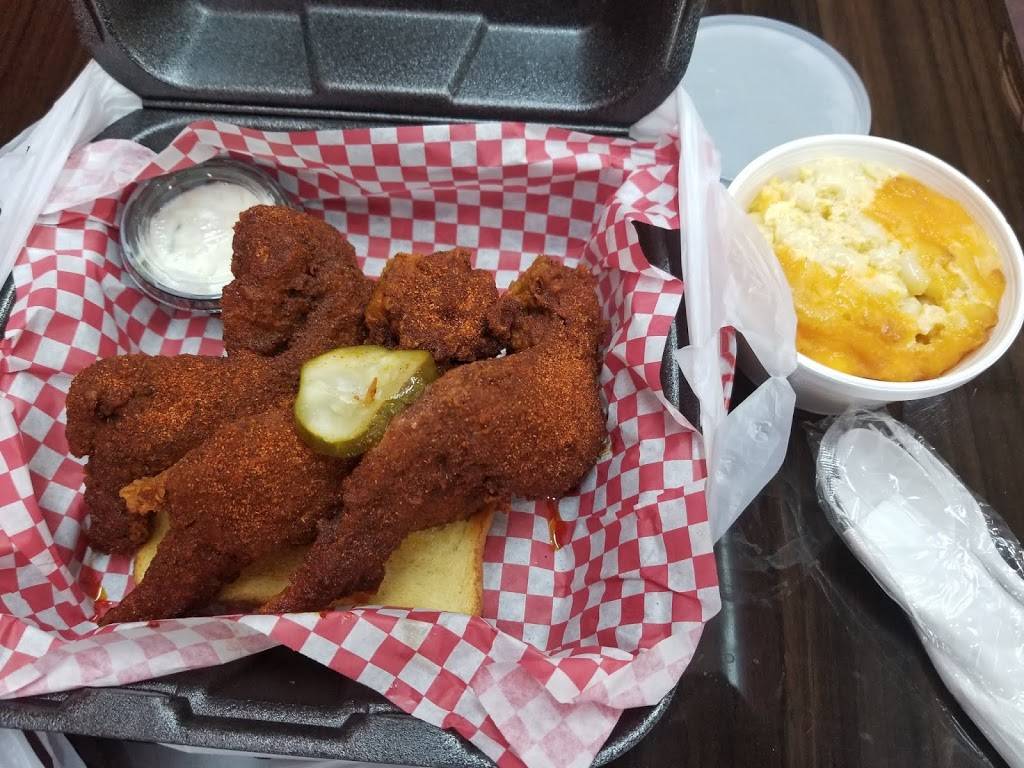 Entrees Hot Chicken & Gourmet Butter Burgers | restaurant | 2100 Candler Rd B, Decatur, GA 30032, USA | 4043434642 OR +1 404-343-4642