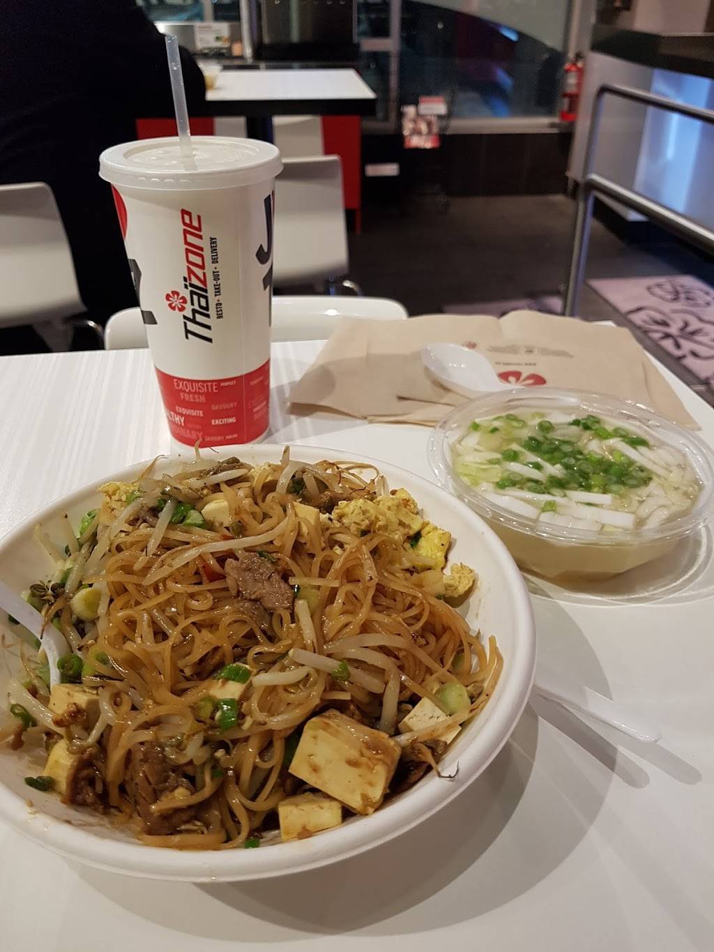 Thaïzone | restaurant | 10125 Boulevard Lacroix, Saint-Georges, QC G5Y 1K2, Canada | 4182279663 OR +1 418-227-9663