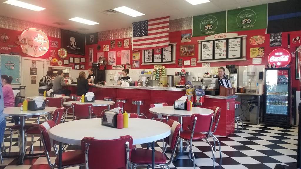 Hot Rods Diner | restaurant | 208 Village Circle, Social Circle, GA 30025, USA | 7704643464 OR +1 770-464-3464
