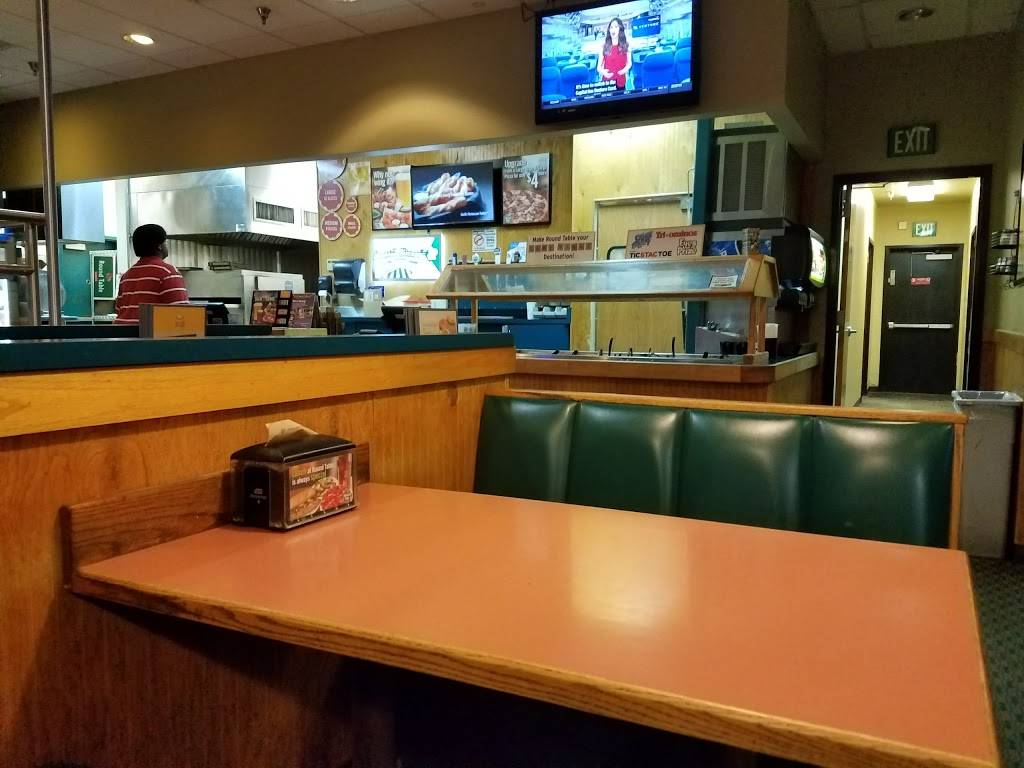 Round Table Pizza | meal delivery | 3336 N Texas St, Fairfield, CA 94533, USA | 7074266202 OR +1 707-426-6202