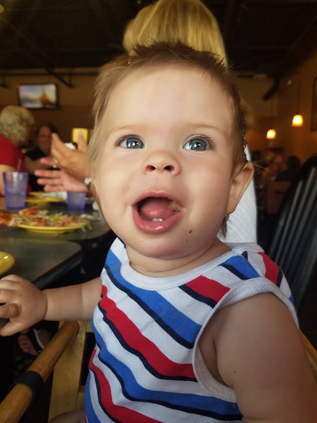 Fields of Pizza | restaurant | 1132 Avenue of the Cities, East Moline, IL 61244, USA | 3097929500 OR +1 309-792-9500