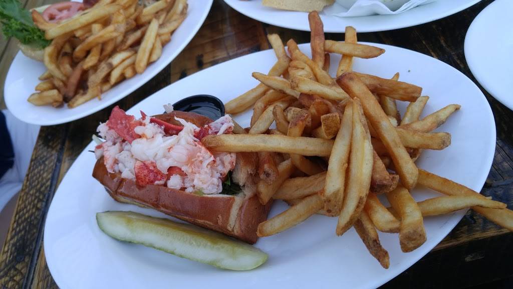 Mile Marker One Restaurant & Bar | restaurant | 75 Essex Ave, Gloucester, MA 01930, USA | 9782832122 OR +1 978-283-2122