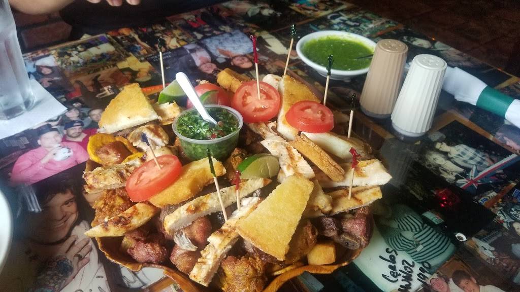 Pueblito Viejo | restaurant | 5429 N Lincoln Ave, Chicago, IL 60625, USA | 7737849135 OR +1 773-784-9135