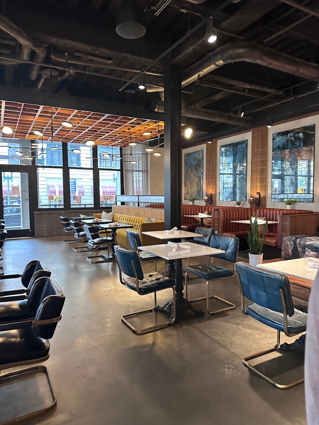 Curfew | restaurant | 164 Union Ave, Memphis, TN 38103, USA | 9014670308 OR +1 901-467-0308