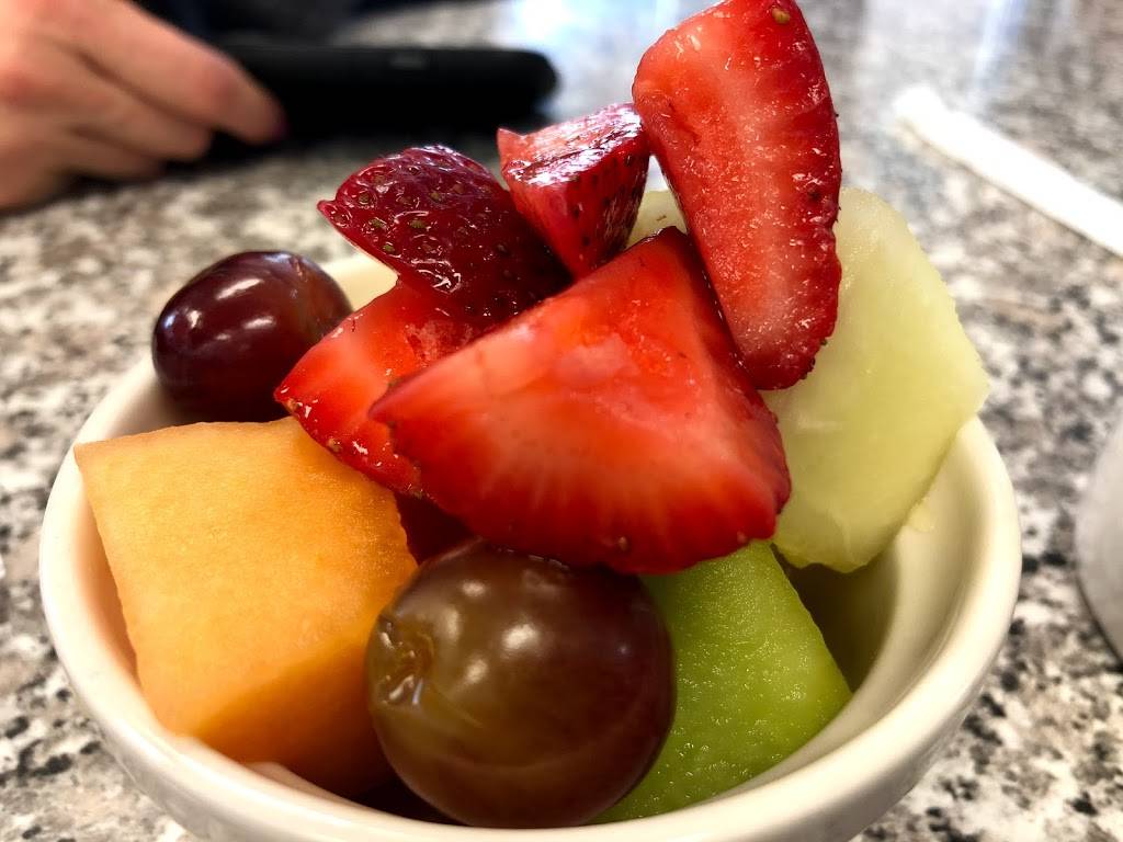 The Original Mels Diner | restaurant | 171 Nut Tree Pkwy, Vacaville, CA 95687, USA | 7074514811 OR +1 707-451-4811