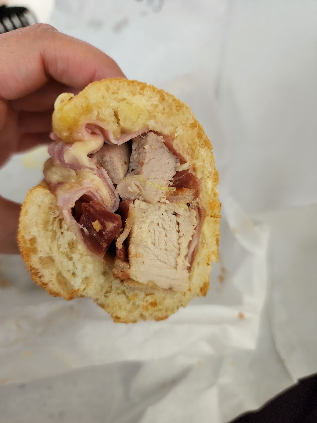 Market 2 Market | restaurant | 116 E Del Ray Ave, Alexandria, VA 22301, USA | 5713123010 OR +1 571-312-3010