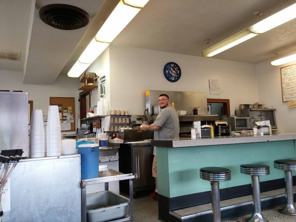 Dairy Bar | restaurant | 733 Clark Ave, Ashland, OH 44805, USA | 4192813002 OR +1 419-281-3002