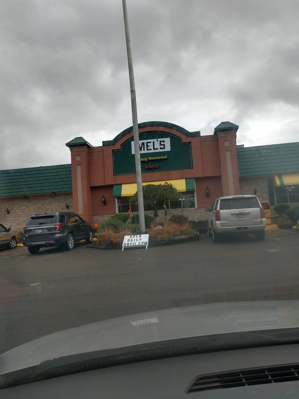 Mels Restaurant | restaurant | 310 W Columbus Ave, Corry, PA 16407, USA | 8149644023 OR +1 814-964-4023