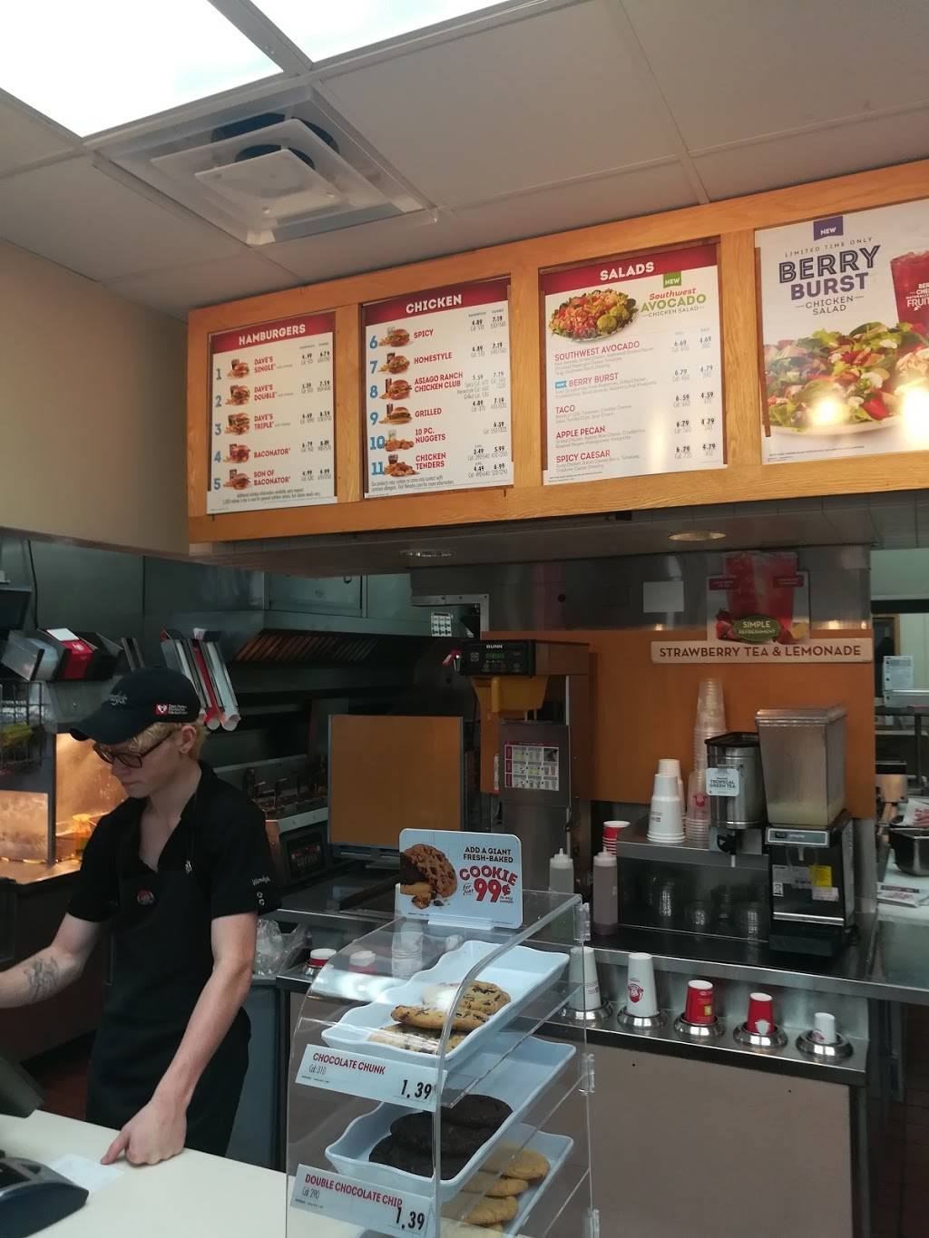 Wendys | restaurant | 12150 Market Pl Dr, Birch Run, MI 48415, USA | 9896241022 OR +1 989-624-1022