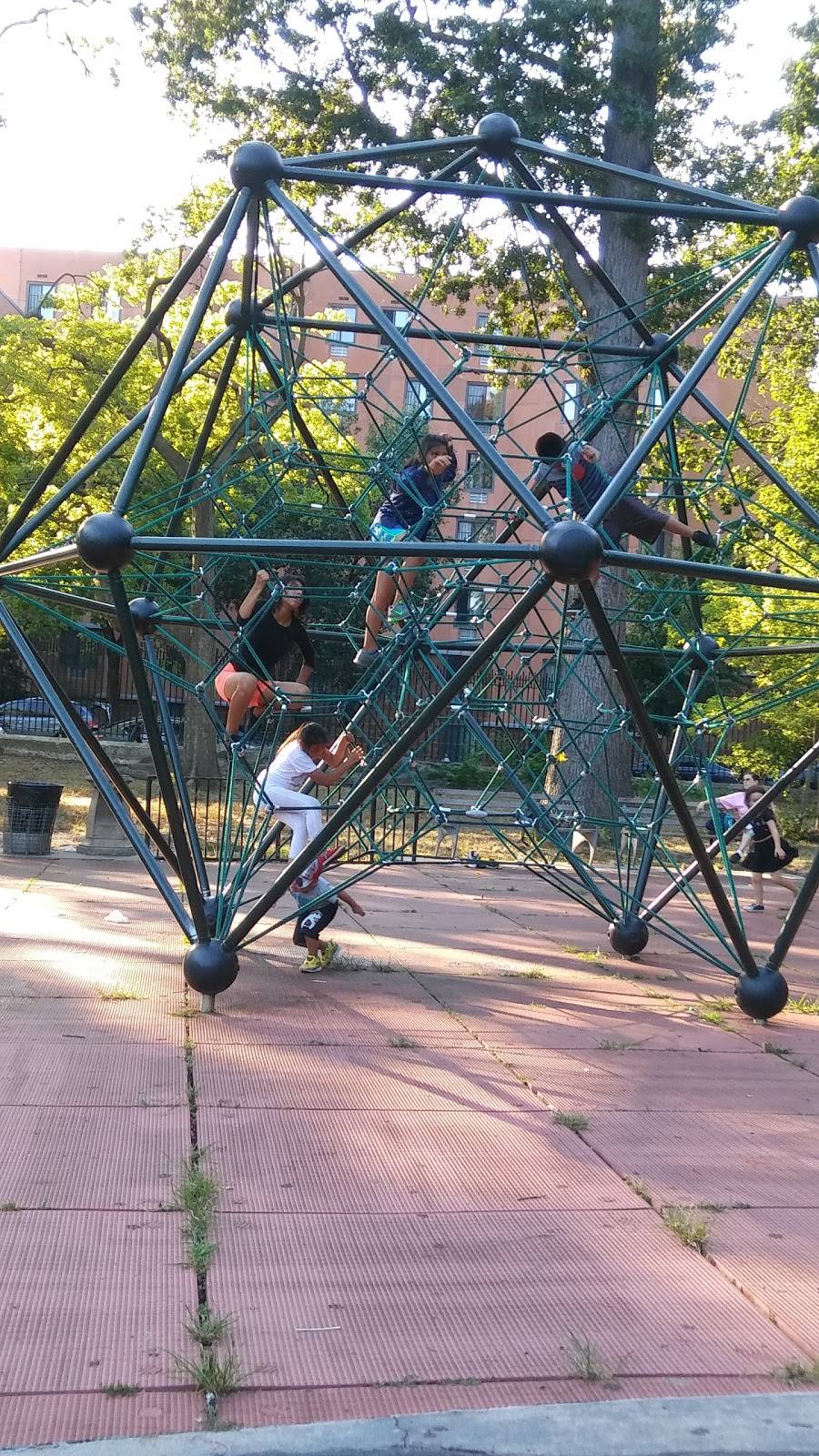 New Kings Garden | restaurant | 9606 31st Ave, East Elmhurst, NY 11369, USA | 7186723805 OR +1 718-672-3805