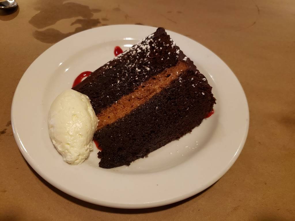 Cedar Street Grille | restaurant | 12 Cedar St, Sturbridge, MA 01566, USA | 5083475800 OR +1 508-347-5800