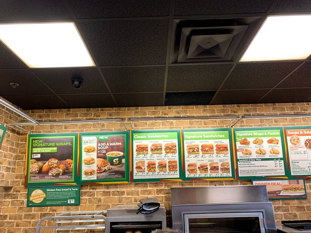 Subway | restaurant | Best Buy plaza, 61 Lynden Rd, Brantford, ON N3R 7J9, Canada | 5197588881 OR +1 519-758-8881