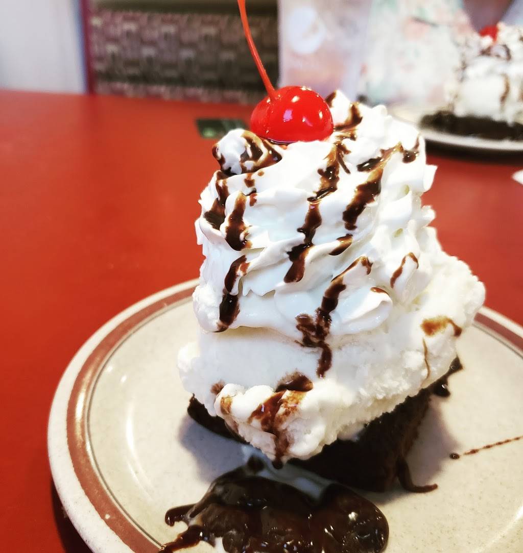 Lobster Boat Restaurant | restaurant | 453 Daniel Webster Hwy, Merrimack, NH 03054, USA | 6034245221 OR +1 603-424-5221