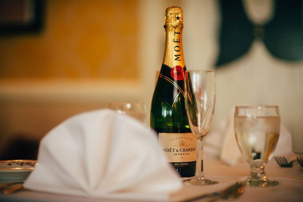 Old Colonial Inn | restaurant | 216 N 3rd St, Kentland, IN 47951, USA | 2194746774 OR +1 219-474-6774