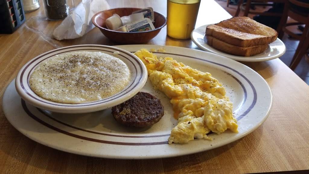 Colonial Room Restaurant | restaurant | 105 E 1st St, Sanford, FL 32771, USA | 4073232999 OR +1 407-323-2999