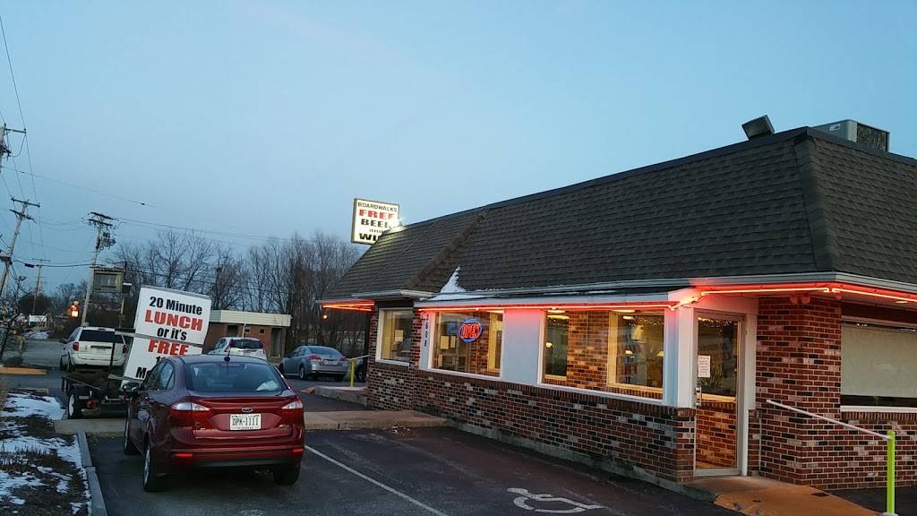 Boardwalks | restaurant | 3608 E Market St, York, PA 17402, USA | 7177517711 OR +1 717-751-7711