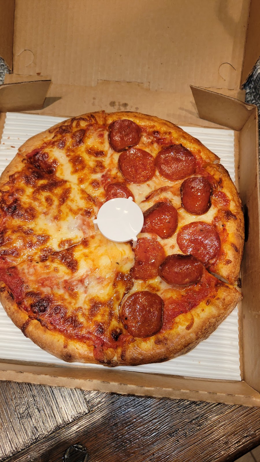 Redwood Pizza and Wings | restaurant | 4550 N Lark Ellen Ave, Covina, CA 91722, USA | 6267272065 OR +1 626-727-2065