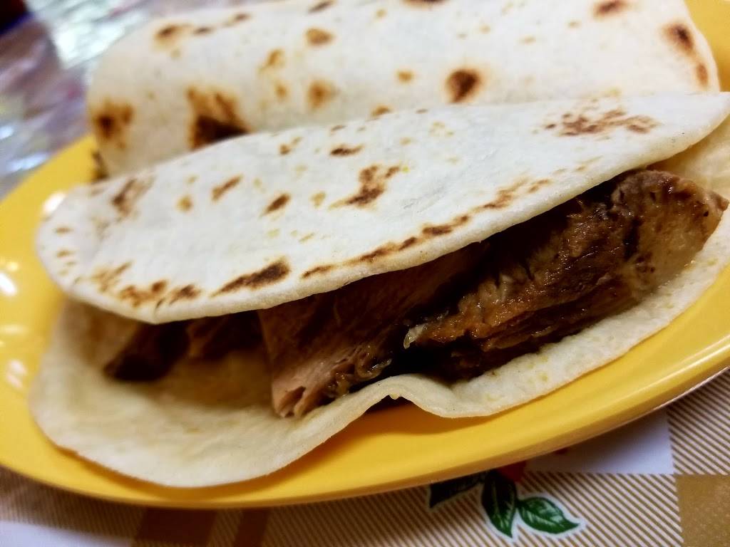 Rockys Taco House | restaurant | 1302 Cupples Rd, San Antonio, TX 78226, USA | 2104332931 OR +1 210-433-2931