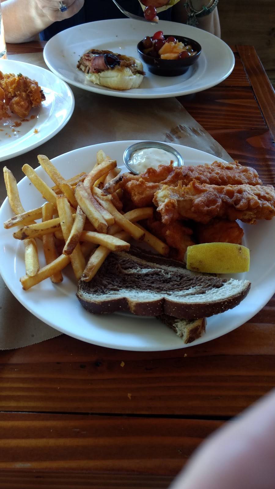 The Boat House Bar & Grill | restaurant | N2062 S Lake Shore Dr, Lake Geneva, WI 53147, USA | 2628124126 OR +1 262-812-4126