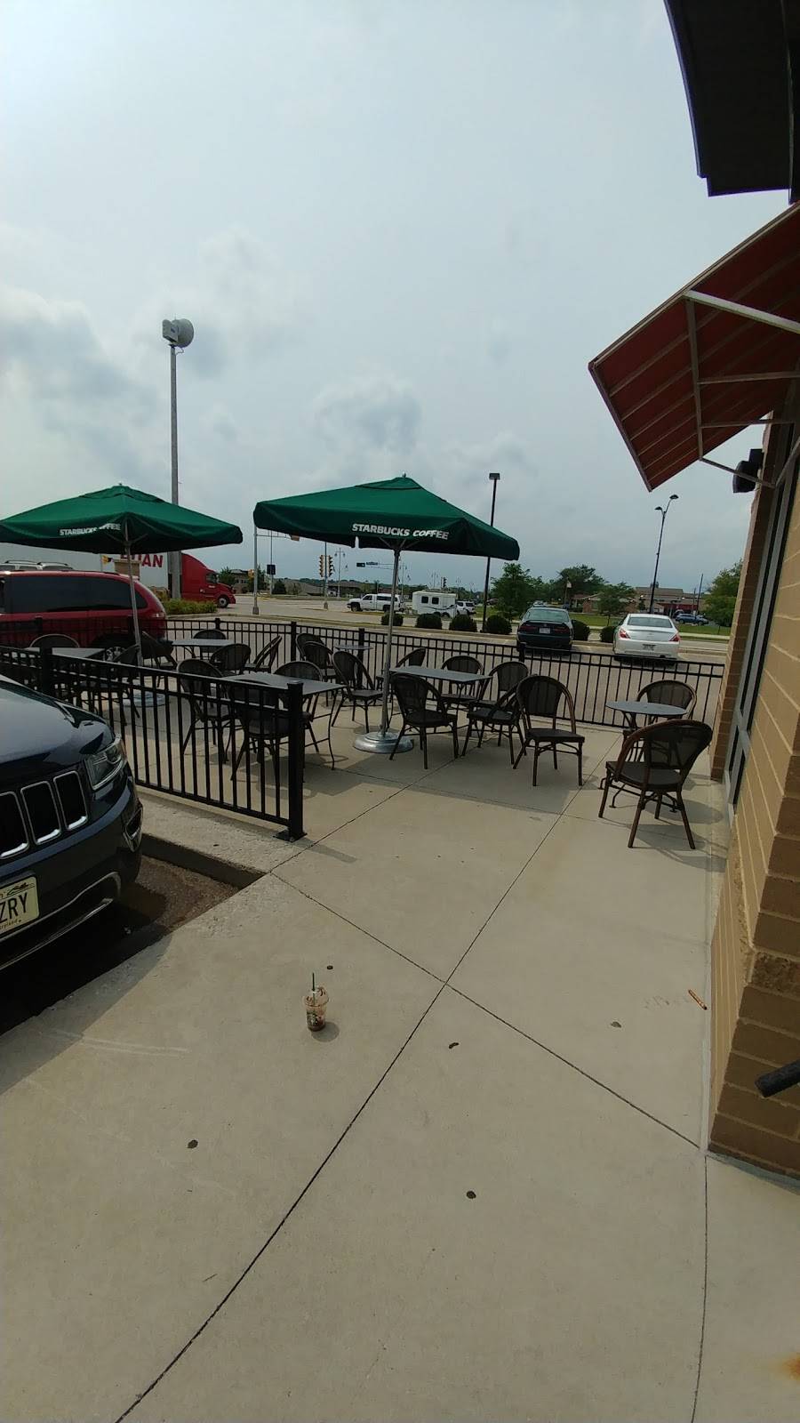 Starbucks | cafe | S69 W15476 W Janesville Rd, Muskego, WI 53150, USA | 4144220445 OR +1 414-422-0445