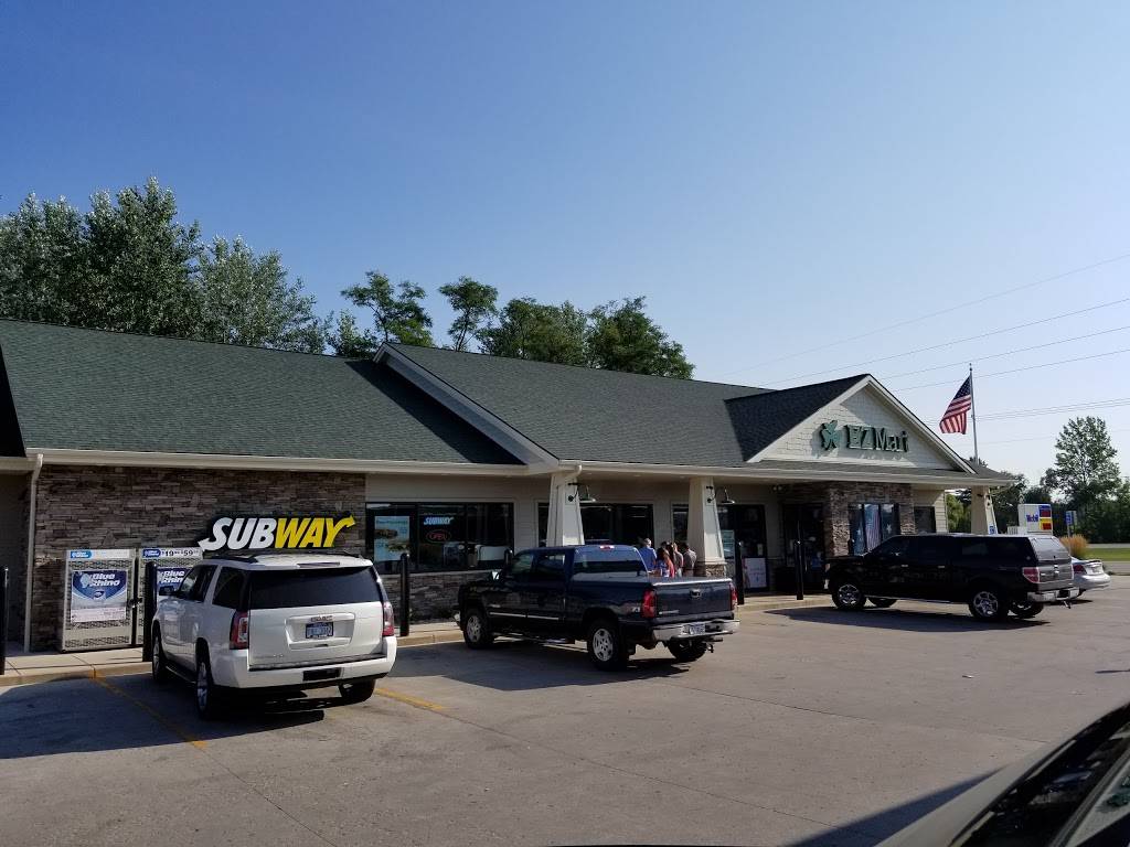 Subway | restaurant | 100 1st St, Elk Rapids, MI 49629, USA | 2312645900 OR +1 231-264-5900