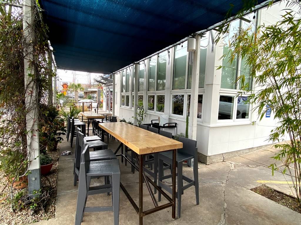 Taco Flats Clarksville | restaurant | 1110 W Lynn St, Austin, TX 78703, USA | 5124728226 OR +1 512-472-8226