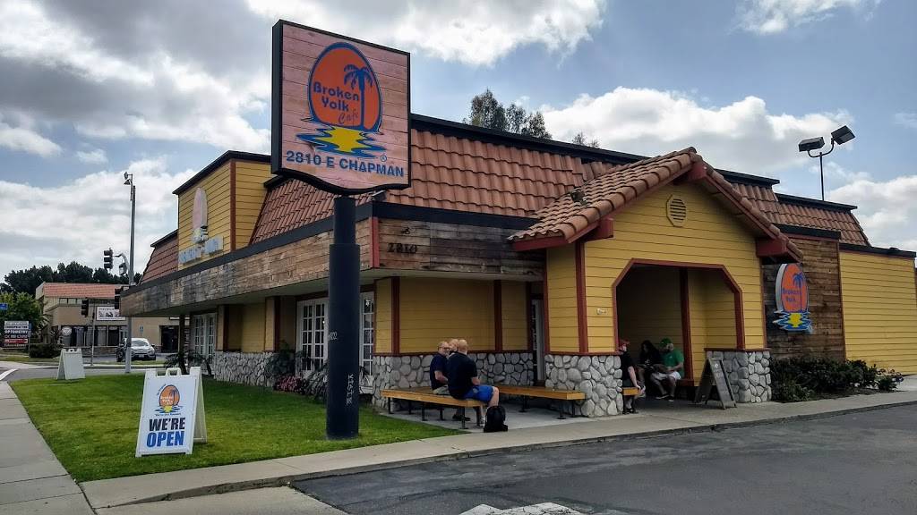 The Broken Yolk Cafe | restaurant | 2810 E Chapman Ave, Orange, CA 92869, USA | 7142899655 OR +1 714-289-9655