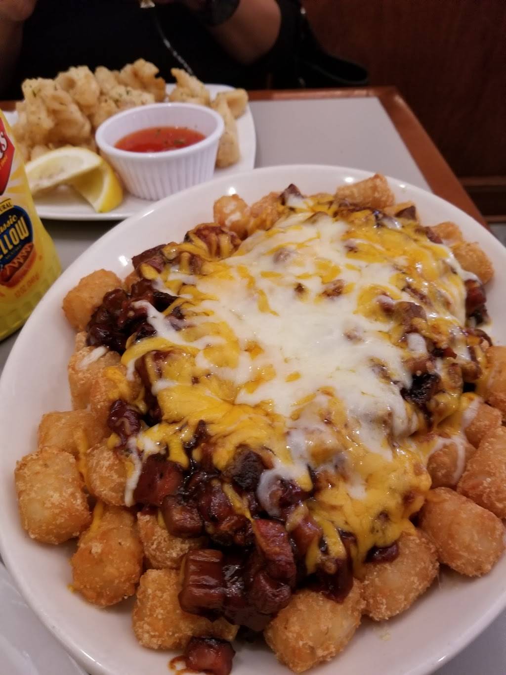 Saadeys Place | restaurant | 870 N Canfield Niles Rd, Youngstown, OH 44515, USA | 3303490083 OR +1 330-349-0083