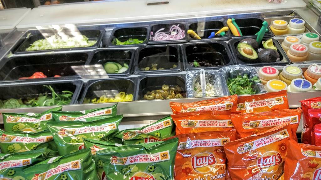Subway Restaurants | restaurant | 17261 Ventura Blvd, Encino, CA 91316, USA | 8189063376 OR +1 818-906-3376