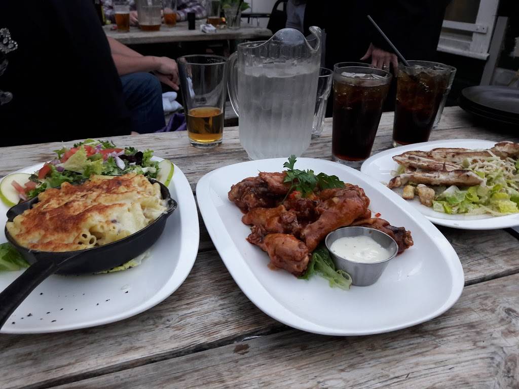 Tee Off Bar & Grill | restaurant | 3129 Clement St, San Francisco, CA 94121, USA | 4157525439 OR +1 415-752-5439