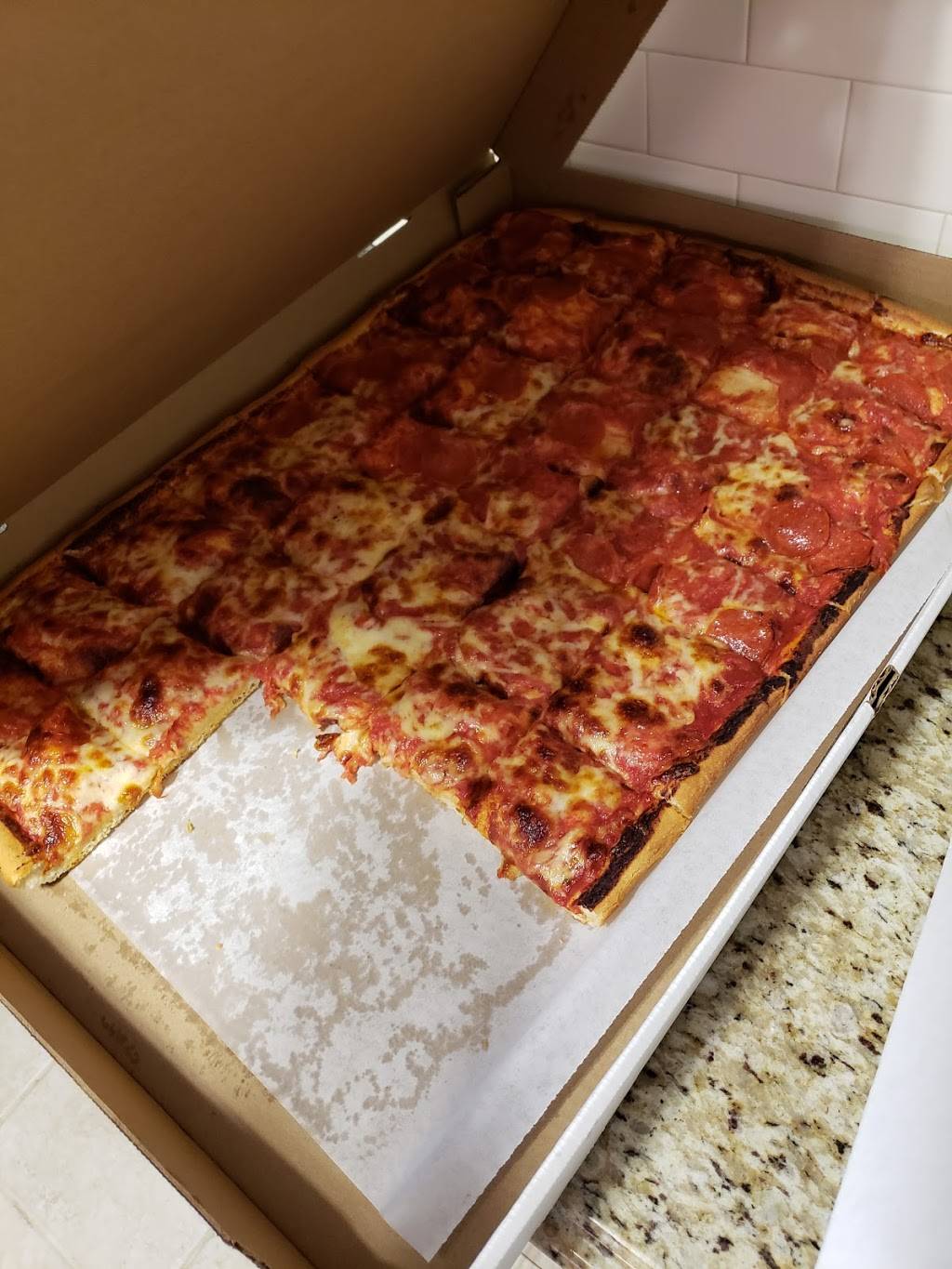 Giuseppes Pizza & Subs | restaurant | 5848 Mayfield Rd, Mayfield Heights, OH 44124, USA | 4404490626 OR +1 440-449-0626