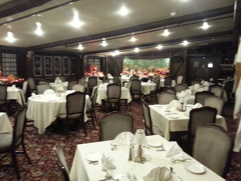 Lafayette House | restaurant | 109 Washington St, Foxborough, MA 02035, USA | 5085435344 OR +1 508-543-5344