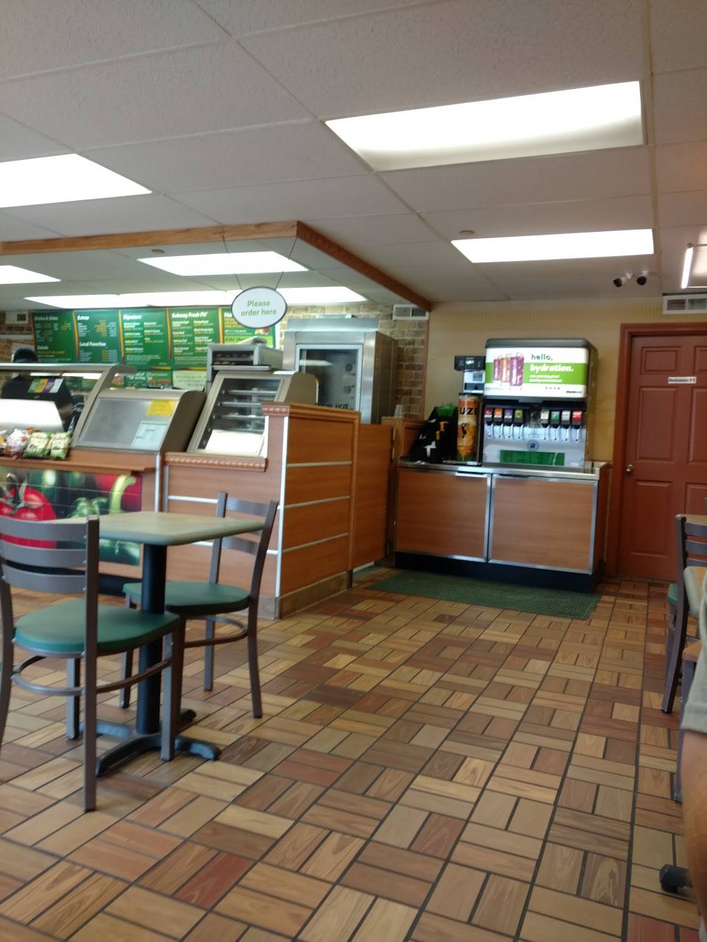 Subway | restaurant | 176 Main St, Southbridge, MA 01550, USA | 5087646396 OR +1 508-764-6396
